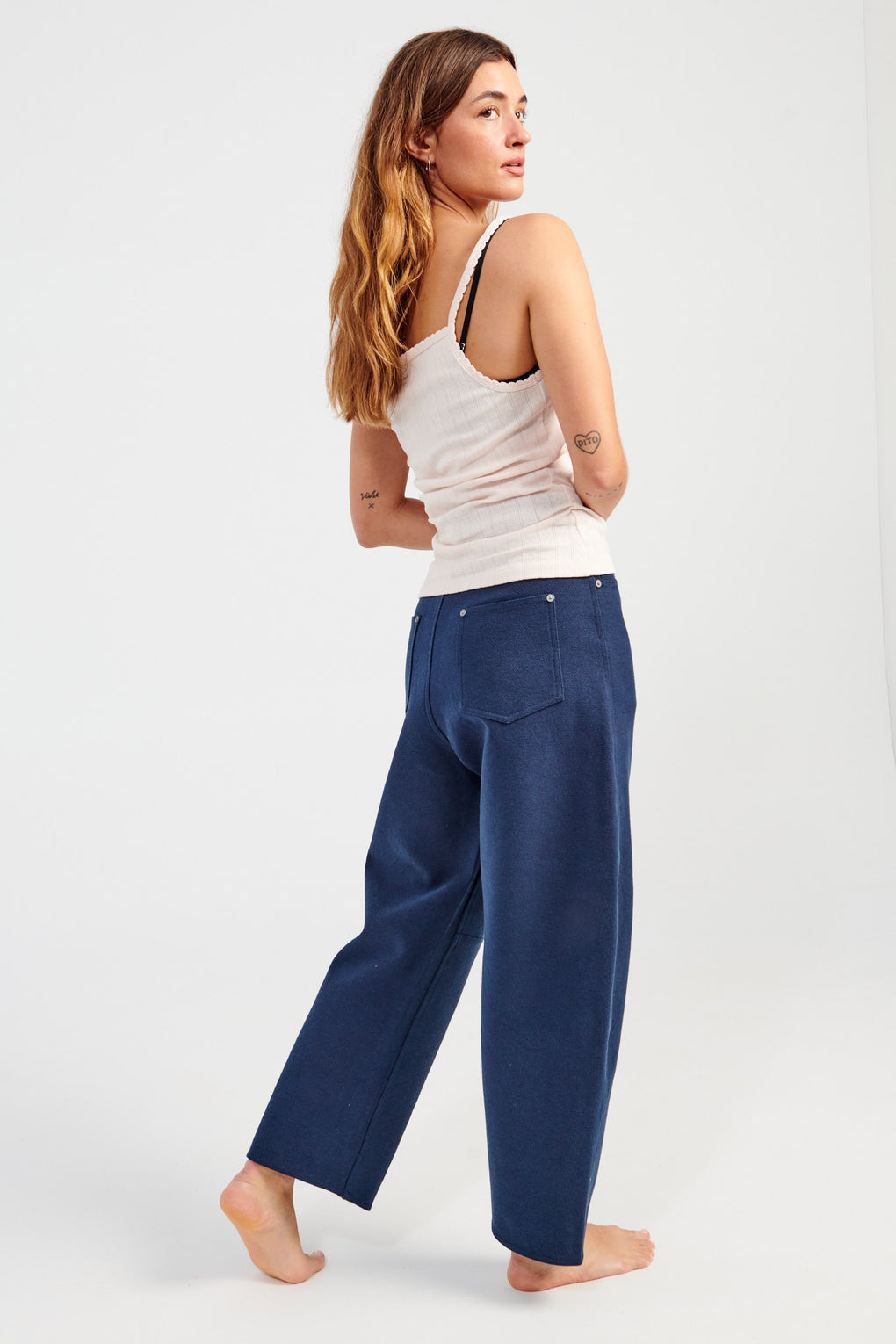 Relaxed Curve Legged Trouser