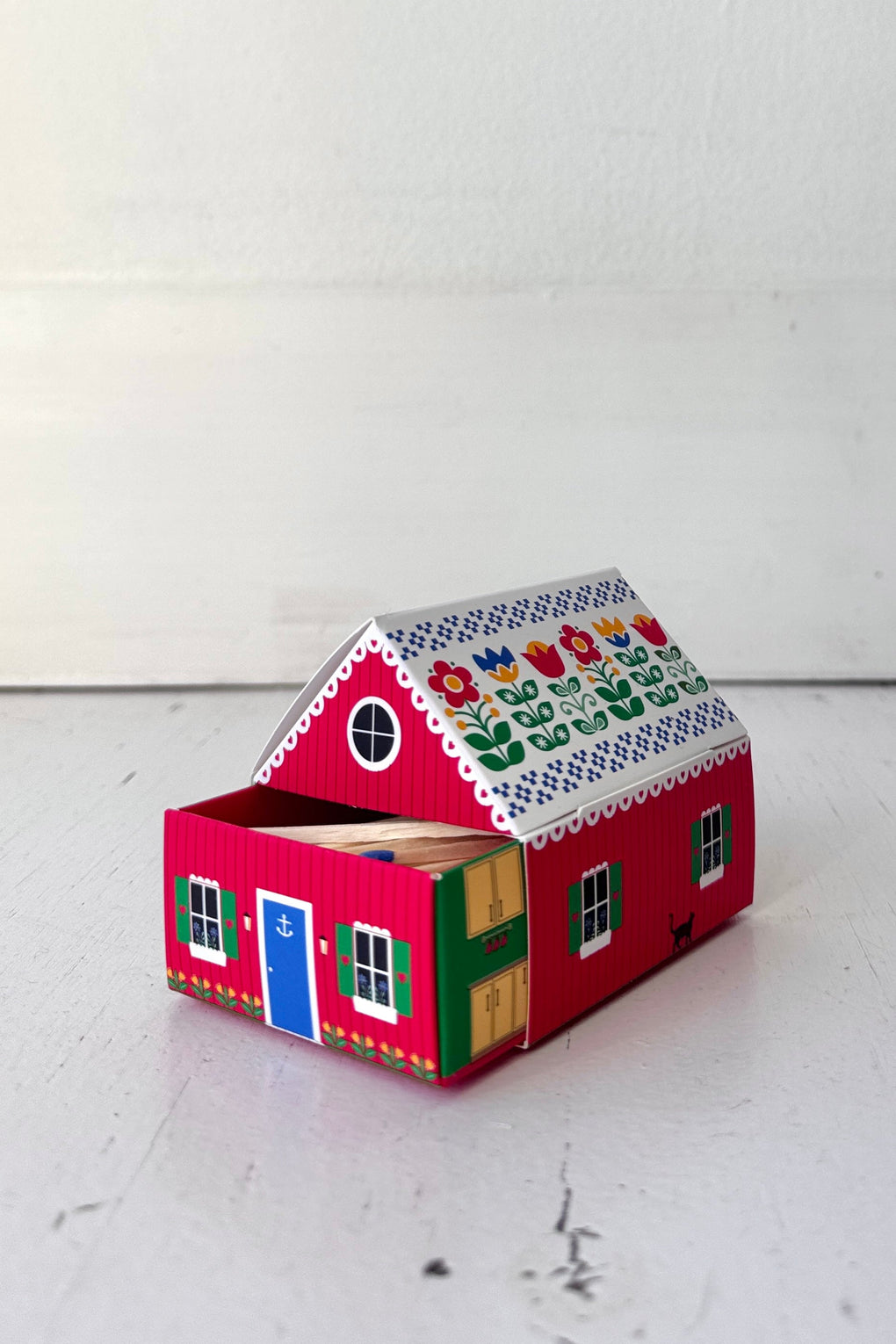 Tiny Living Matchbox Cottage