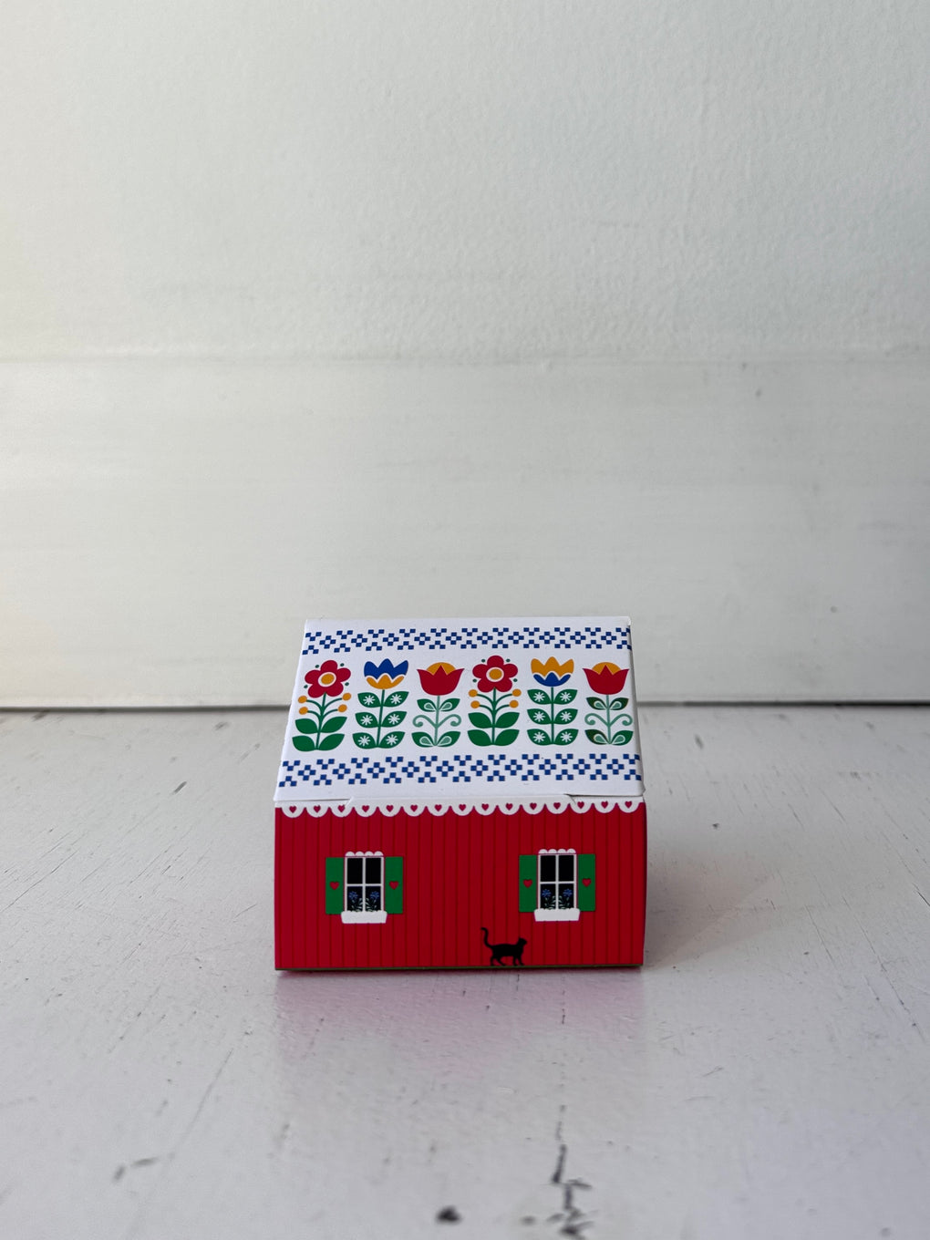 Tiny Living Matchbox Cottage