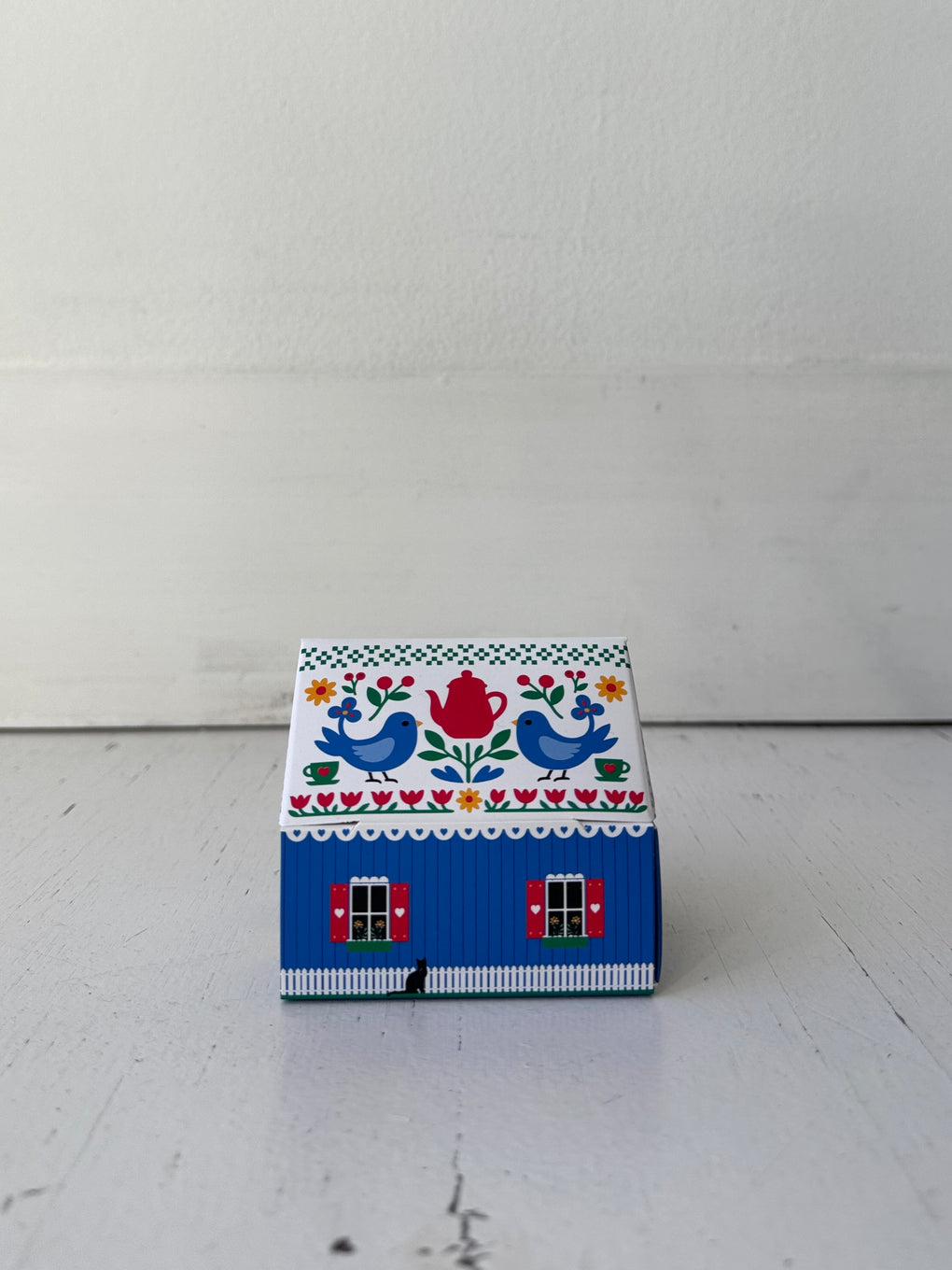Tiny Living Matchbox Cottage