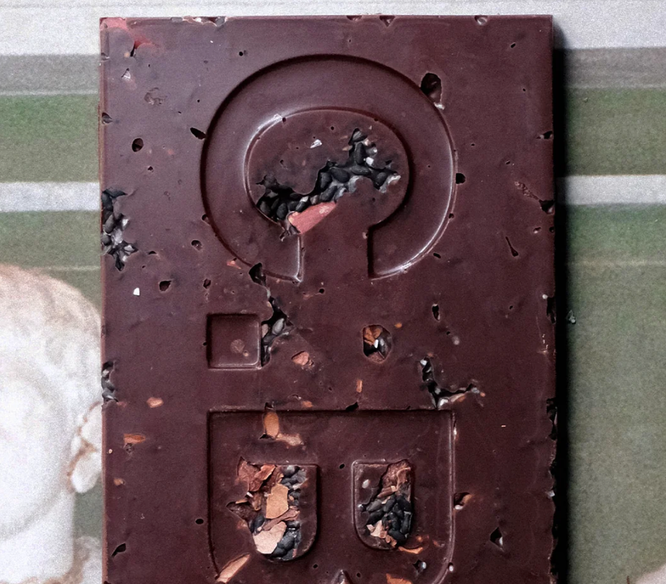 Black Toasted Sesame Seeds, Cacao Shell and Nibs