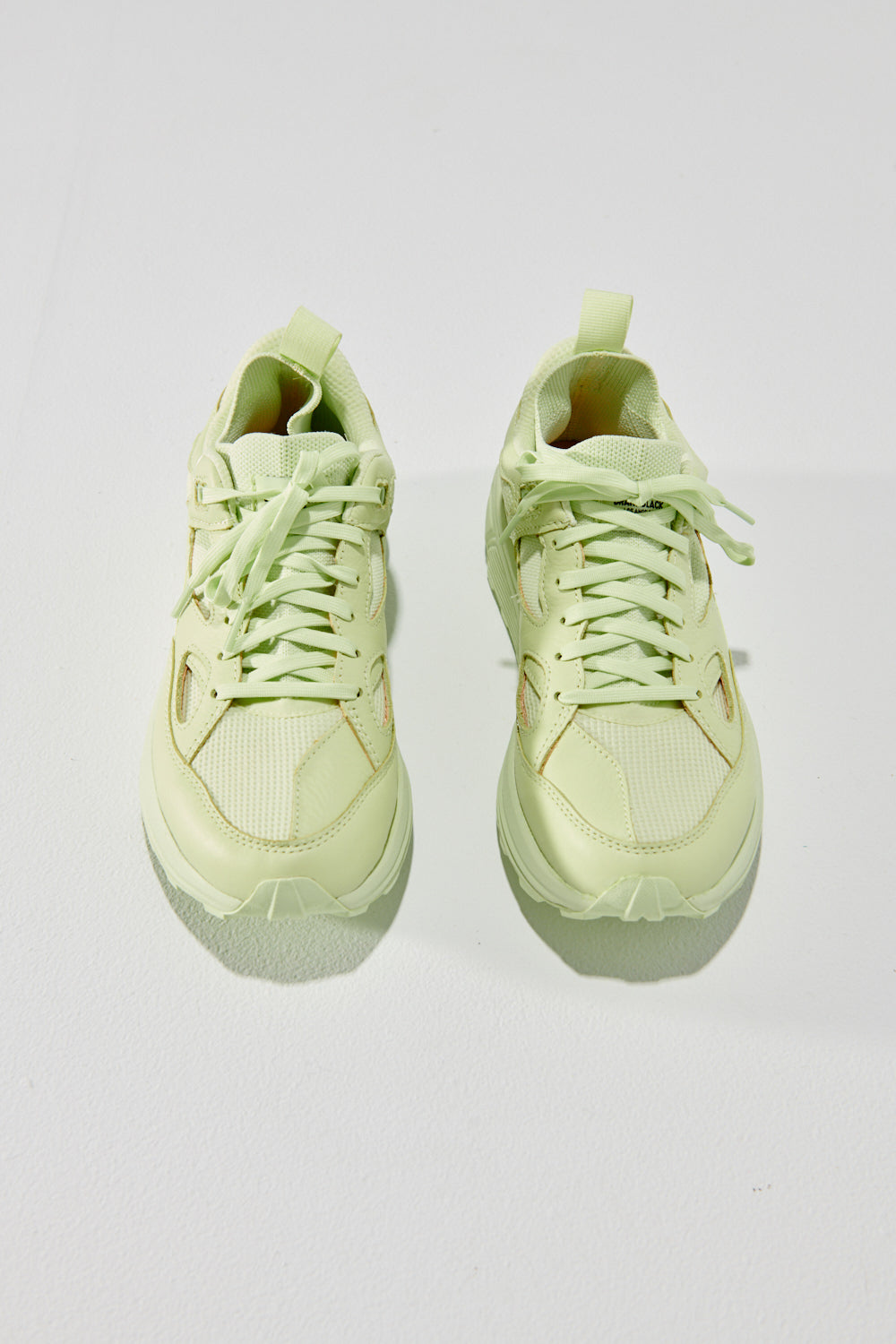 Aura Sneaker