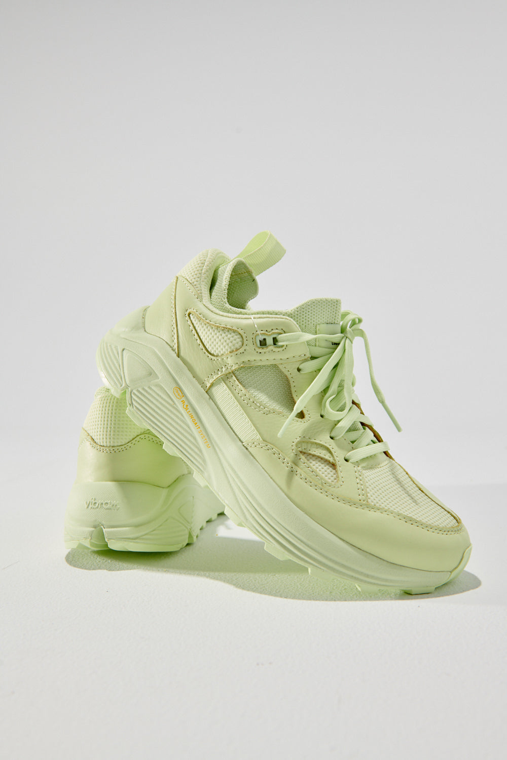 Aura Sneaker