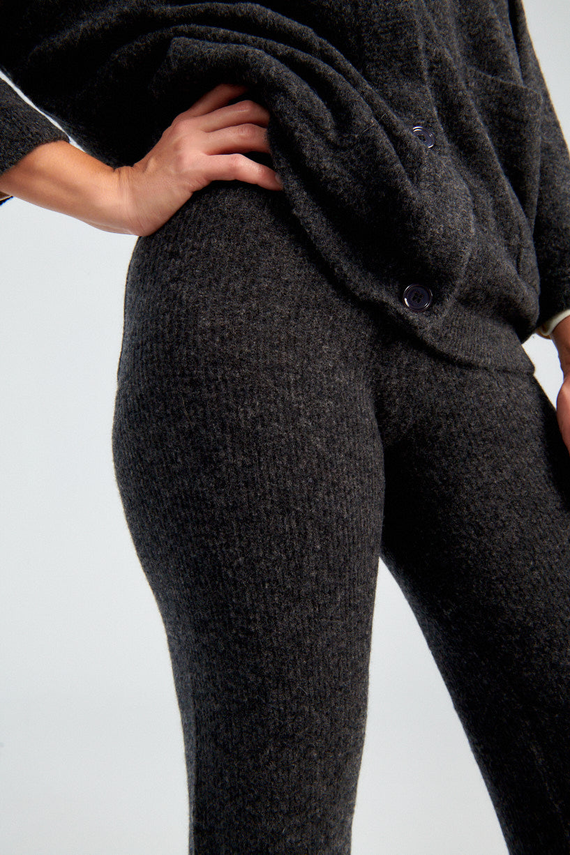 American Vintage Razpark Trouser charcoal-American Vintage gray trousers-American Vintage gray sweatpants-Idun-St. Paul