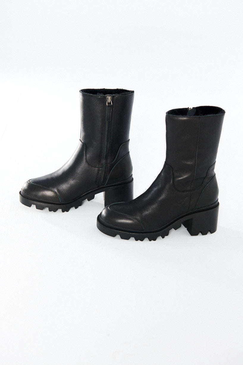 Suzanne Rae City Track Boot-Suzanne Rae lug sole boots-Suzanne Rae black winter boot-Idun-St. Paul