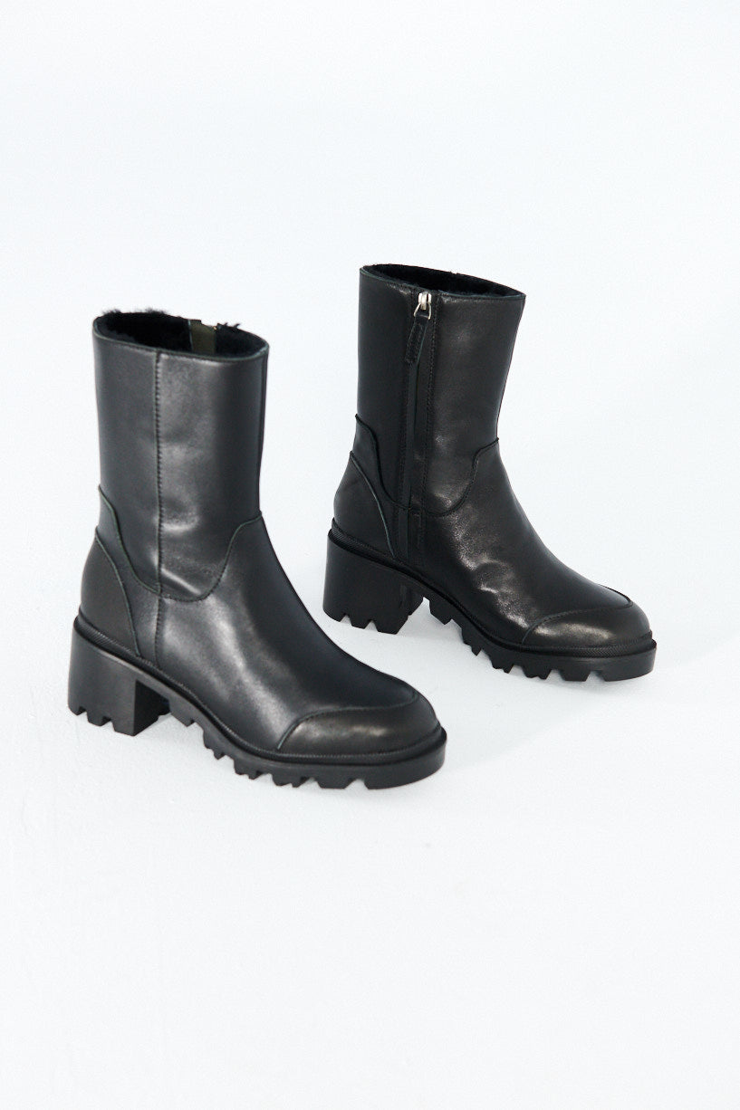 Suzanne Rae City Track Boot-Suzanne Rae lug sole boots-Suzanne Rae black winter boot-Idun-St. Paul