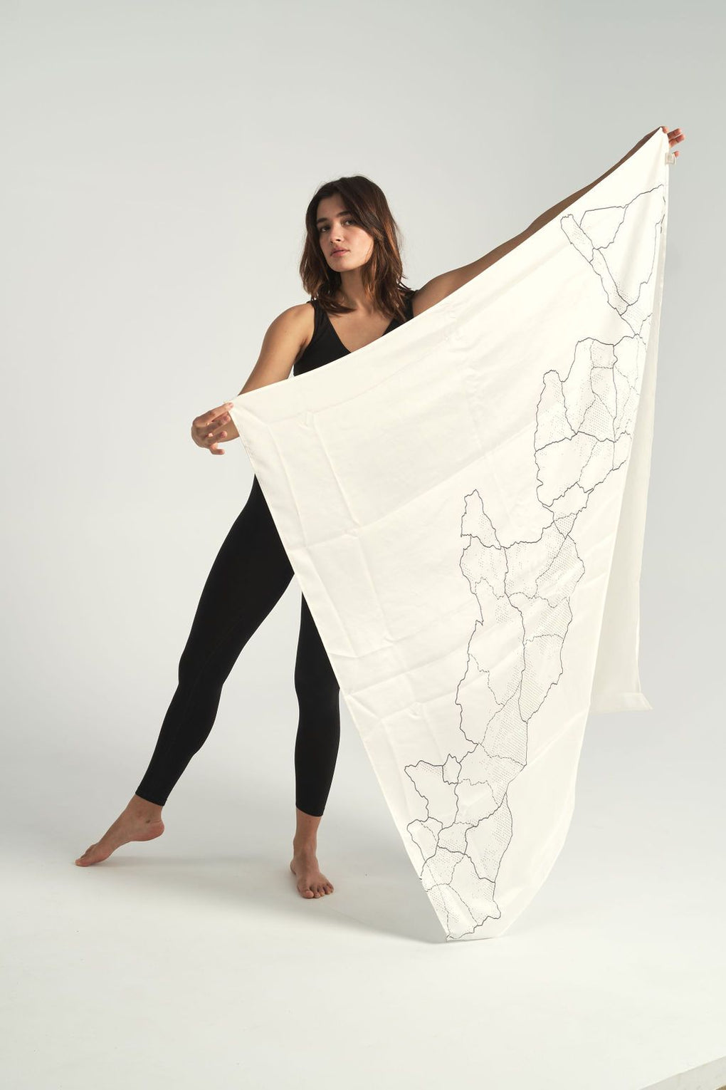Baserange-Oskarda scarf-Idun-St. Paul-oversized scarf-white scarp-map print
