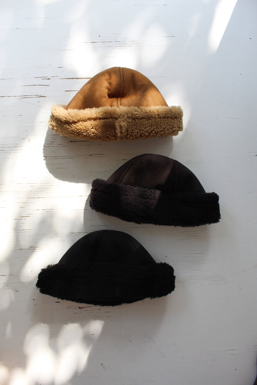Suede Curly Cap