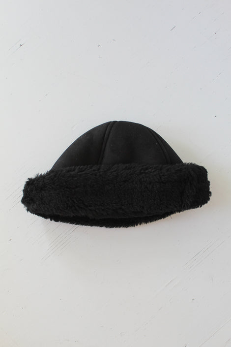 Suede Curly Cap