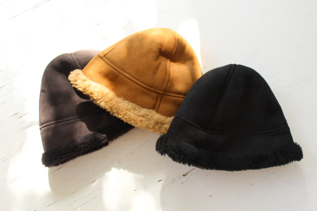 Suede Curly Cap