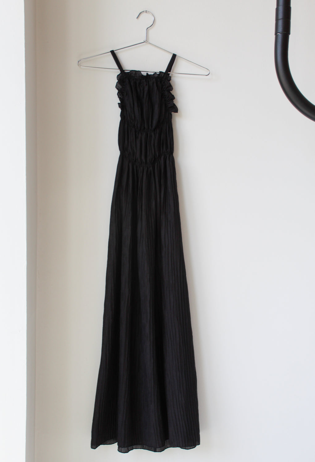 Encina Wrinkle Black Dress