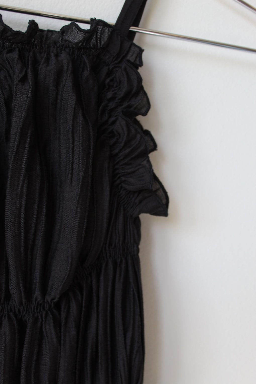 Encina Wrinkle Black Dress