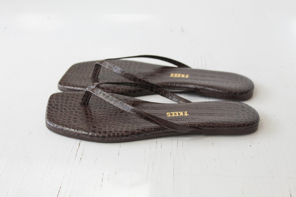 Square Toe Lily